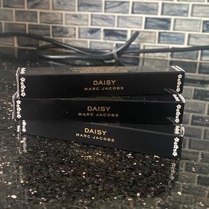 Marc Jacobs Daisy X3 rollerball perfume!! BRAND NEW!!
